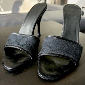 Super cute Gucci Sandals.